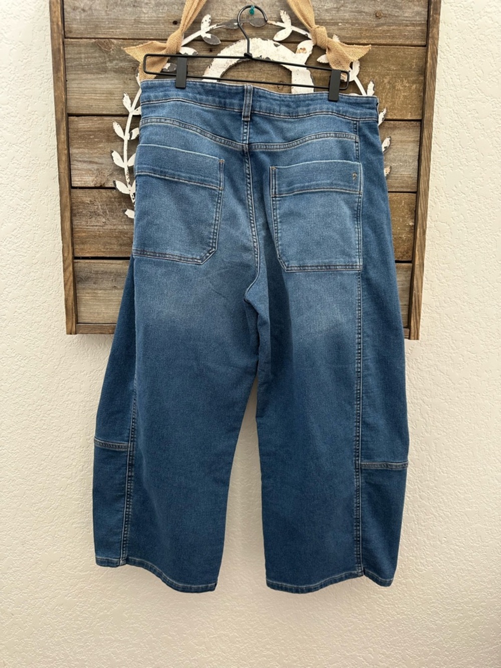 Anthropologie Pilcro Wide leg cropped barrel denim‎ jeans size 32 - Picture 3 of 10